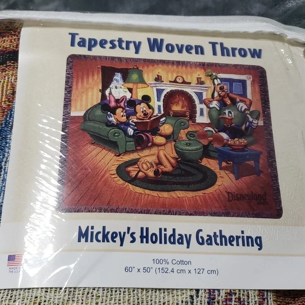 Disney Holiday Throw 60